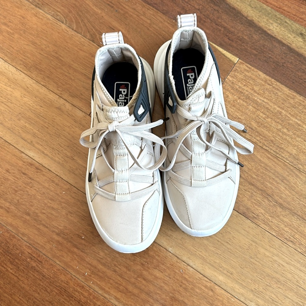 Sneaker by Pajar Canada in a beautiful neutral color